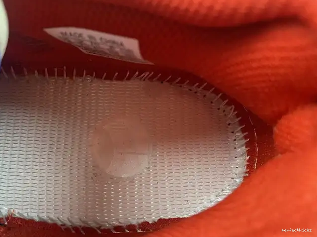 HQ6979 700 Boost Adidas Yeezy Red Hi-Res 0501